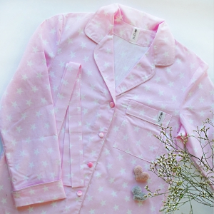 Пижамный жакет белые звезды на розовом фоне