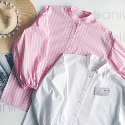 Рубашка свободного кроя с рукавами-буфами в бело-розовую полоску